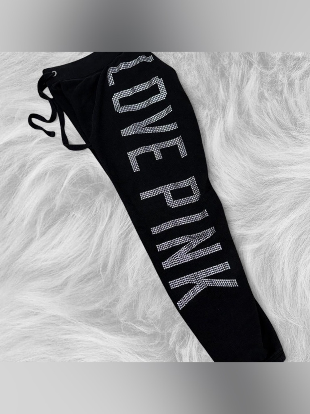 🐾Y2K PINK Victoria’s Secret studded sweats